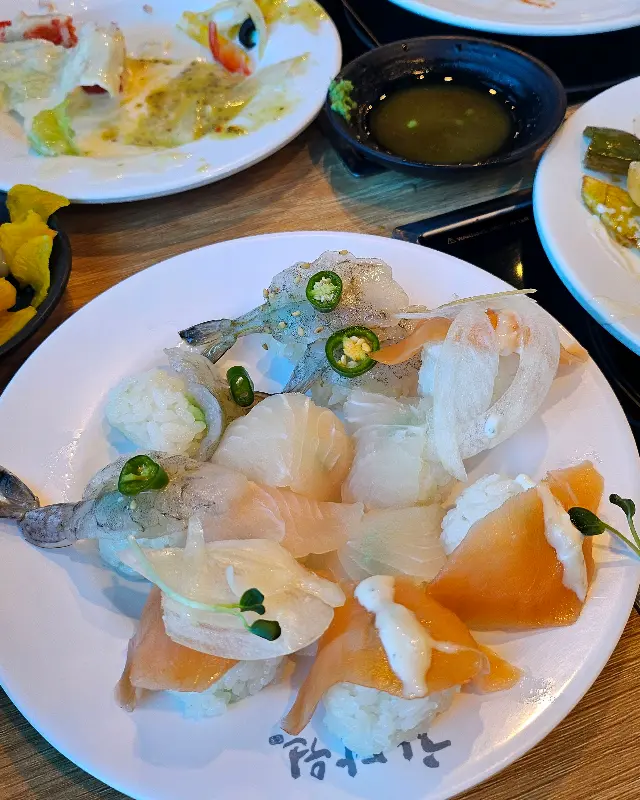 다양한 종류의 초밥들