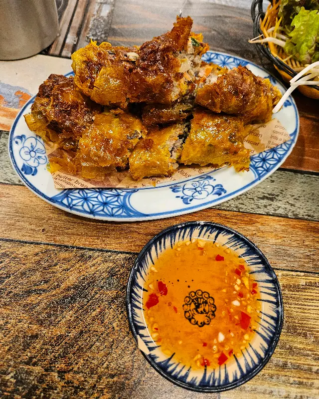 겉은 바삭하고 속은 촉촉한 짜조