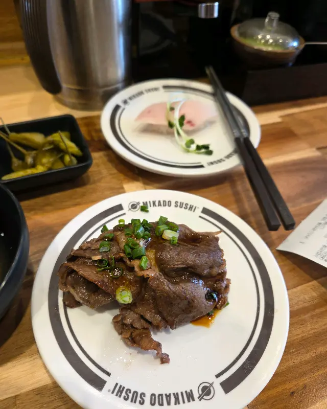 다양한 메뉴를 즐길 수 있는 미카도스시