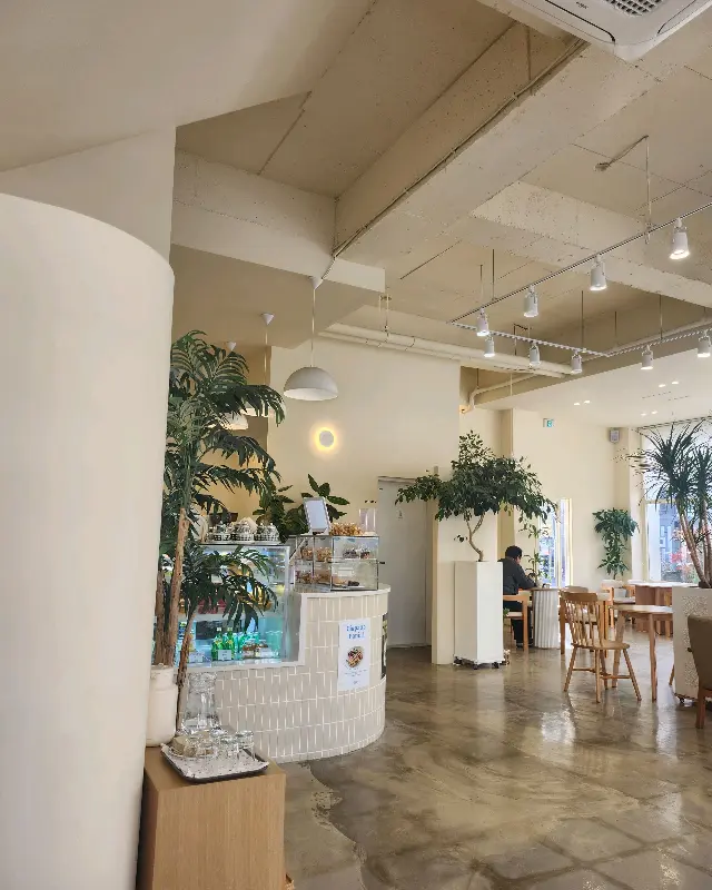 카페 내부 전경