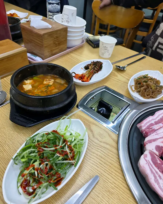 테이블 전체 샷