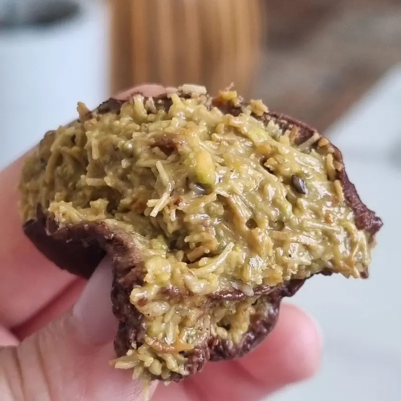 반으로 잘린 두쫀쿠의 단면