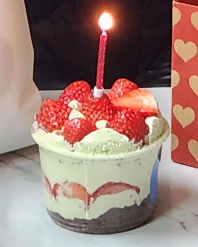 두바이 딸기 케이크