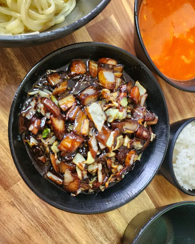 맛깔스러운 꼬막짬뽕의 비주얼