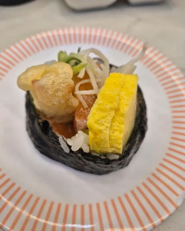 신선한 재료가 듬뿍 들어간 초밥