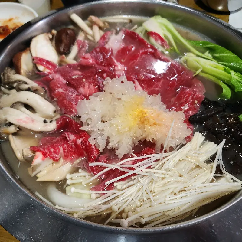 푸짐한 한우버섯전골