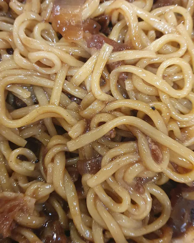 윤기가 흐르는 면발