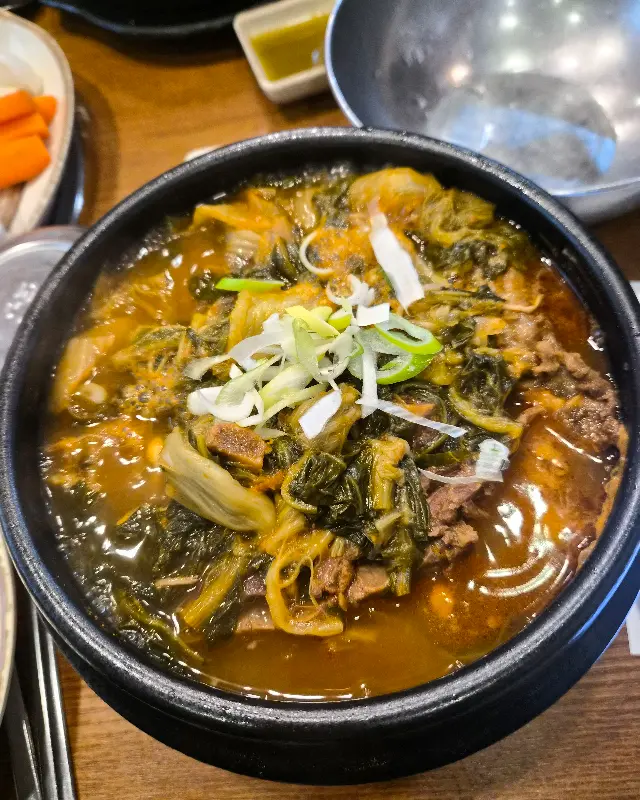 시원한 국물이 일품인 뼈해장국