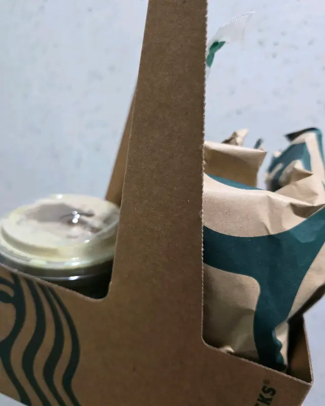 스타벅스 테이크 아웃 컵 홀더