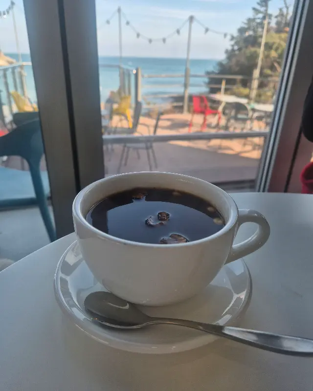 따뜻한 커피 한 잔과 함께 즐기는 여유