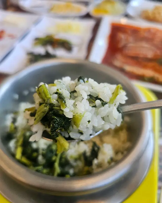 구수한 시래기가 듬뿍 들어간 솥밥