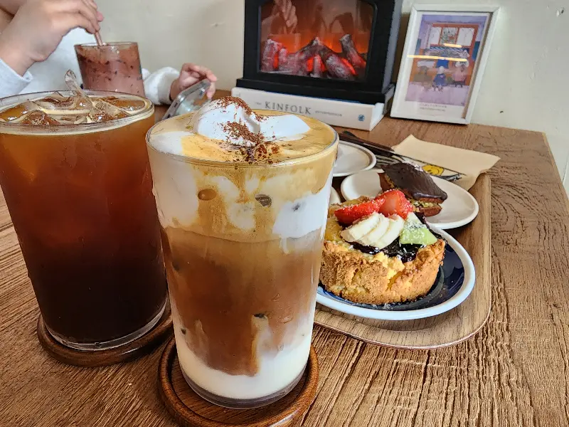 밤 라떼와 디저트