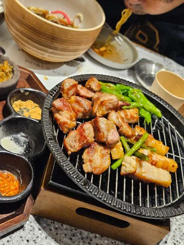 잘 구워진 고기