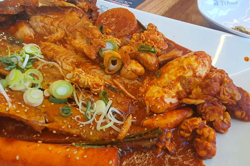 윤기가 흐르는 코다리조림