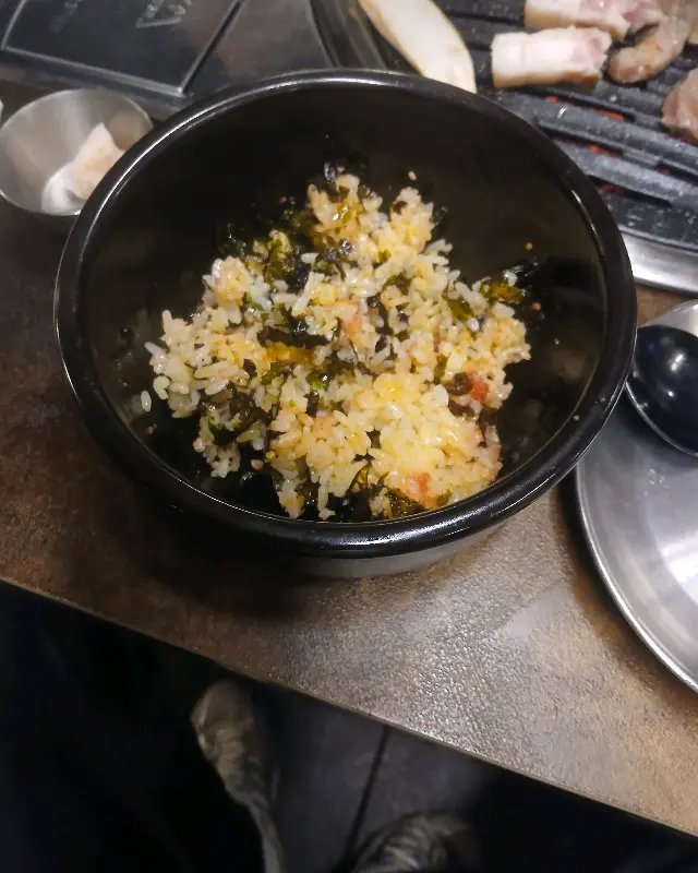 김 가루와 명란이 듬뿍 뿌려진 명란밥