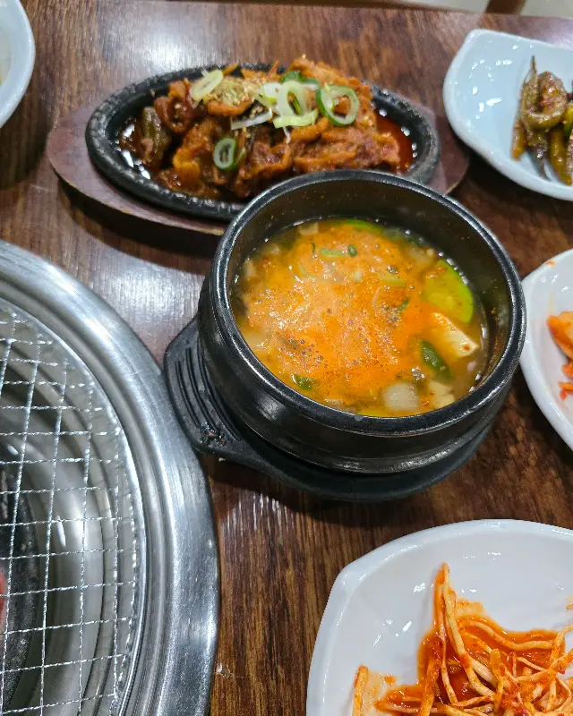 제육볶음과 된장찌개