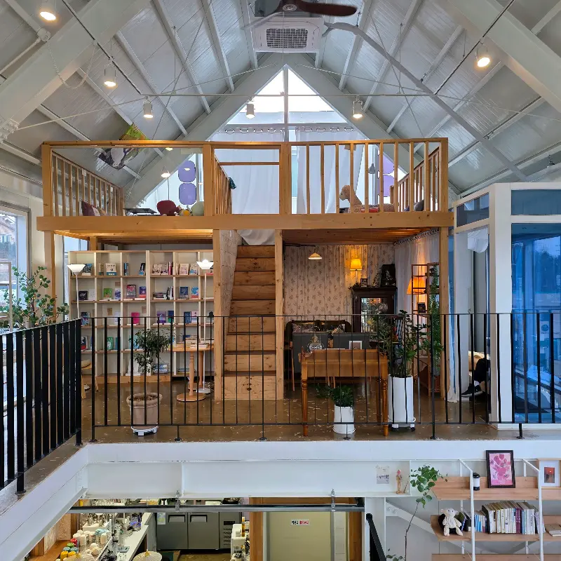 마즐리스 2층에서 바라본 전경