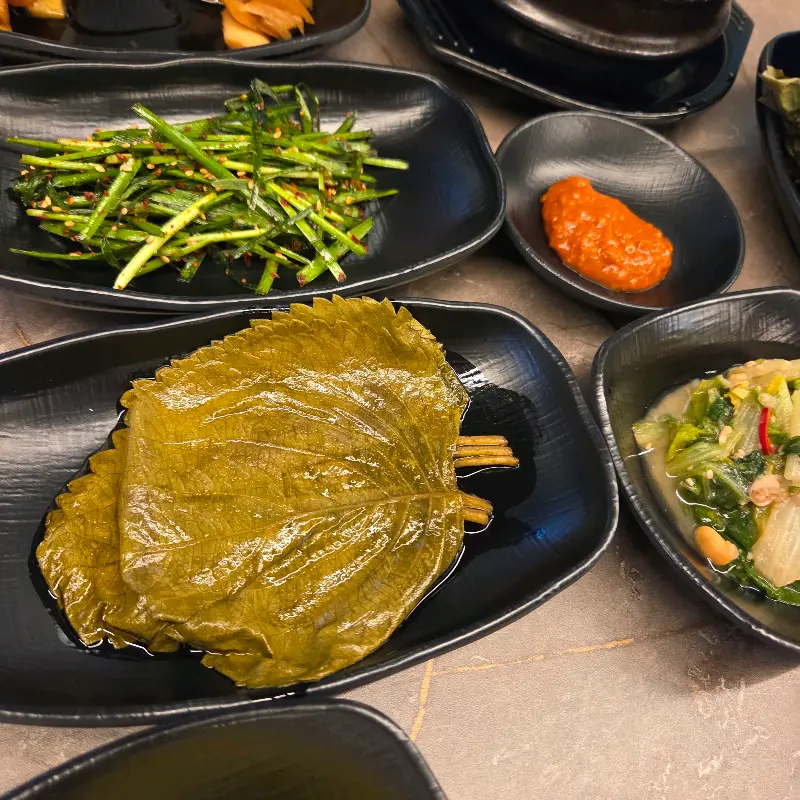 정갈하게 차려진 밑반찬