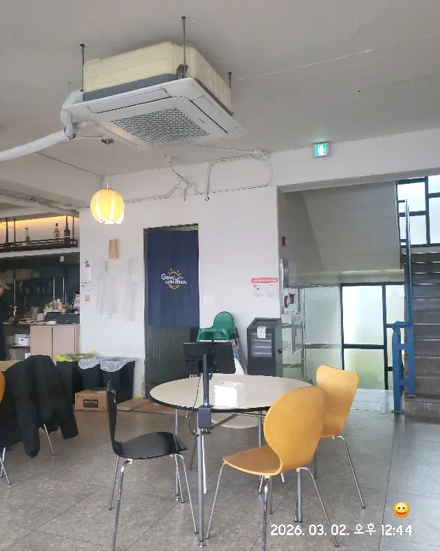 깔끔한 카페 내부