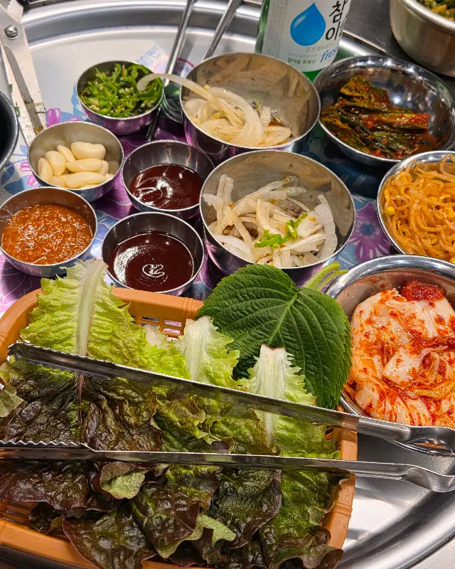 푸짐한 밑반찬 한 상 차림