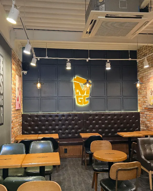 메가커피 매장 내부