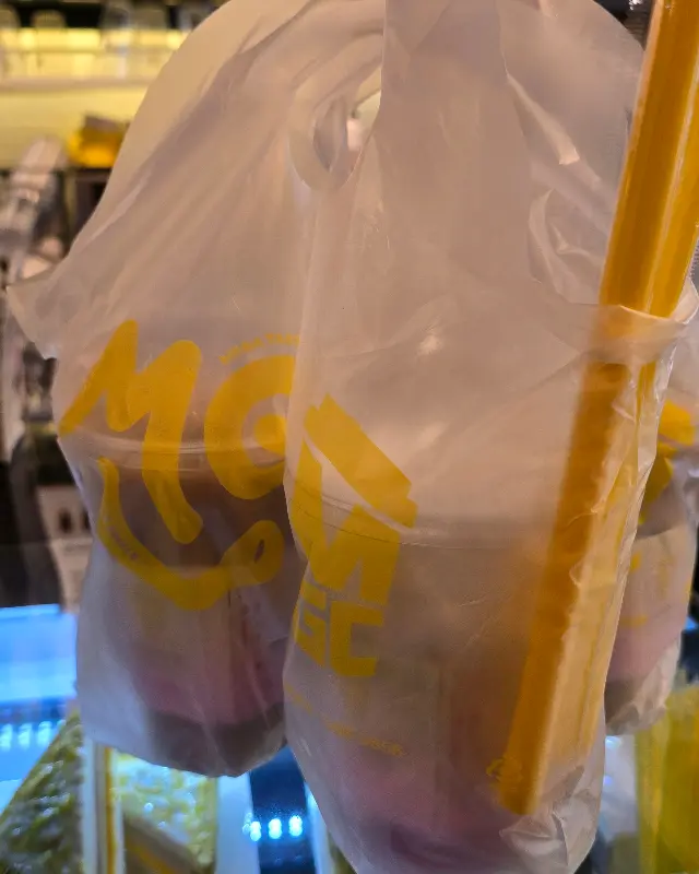 메가커피 테이크 아웃 컵