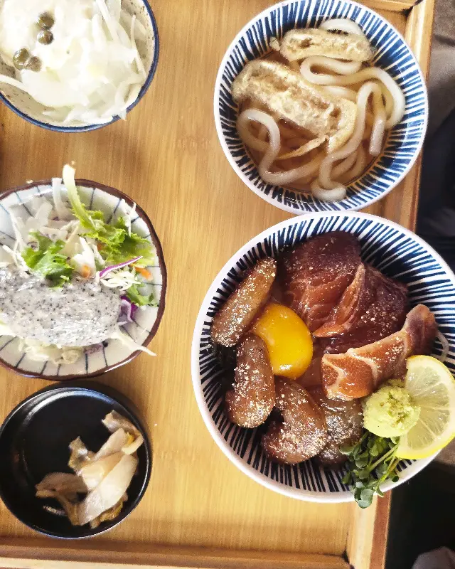 다양한 곁들임 메뉴