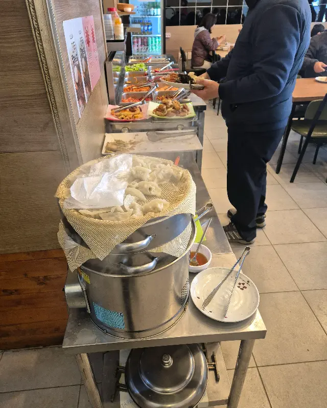 뷔페 코너 전경