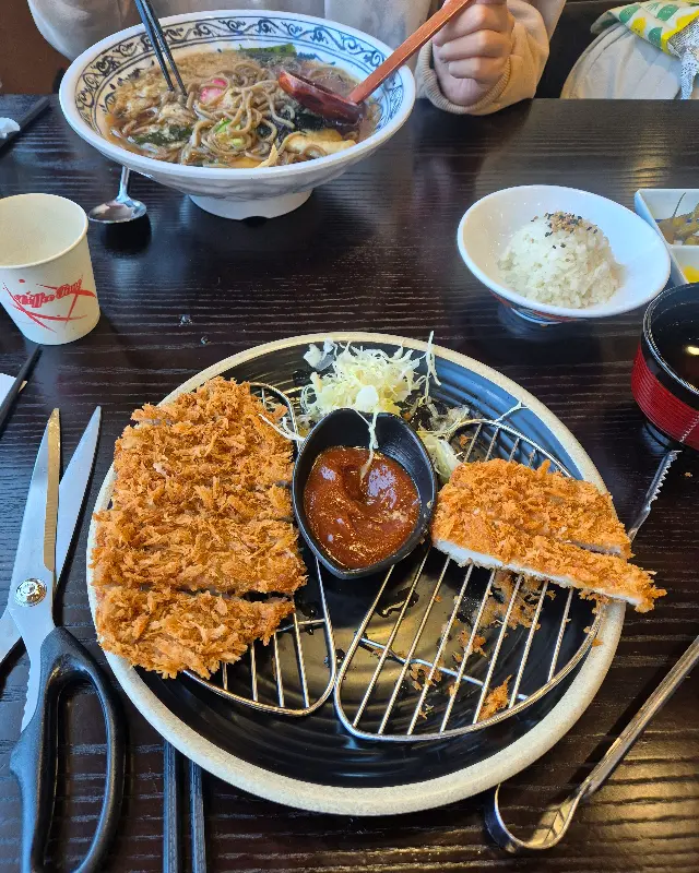 돈까스와 우동 정식