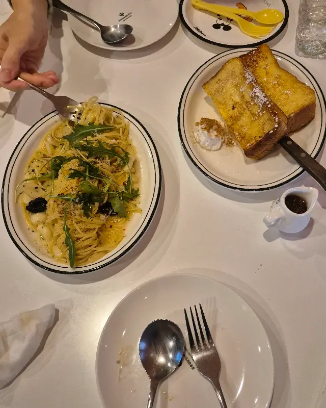 프렌치 토스트와 파스타