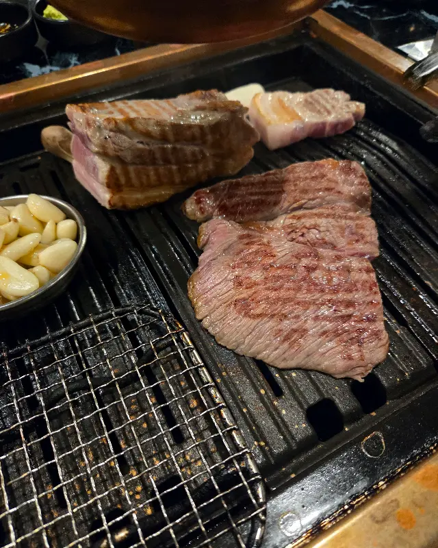 육즙 가득한 삼겹살