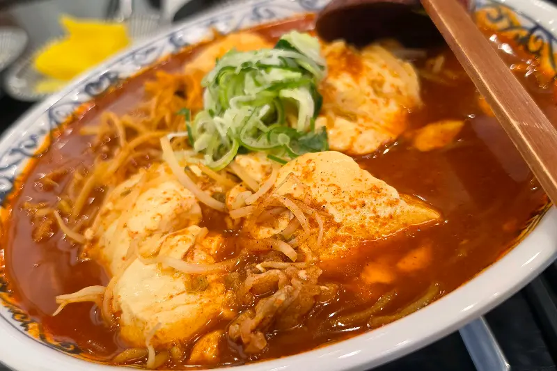 얼큰한 국물이 매력적인 짬뽕 우동