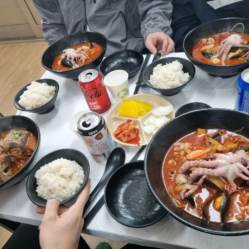 푸짐한 해물짬뽕