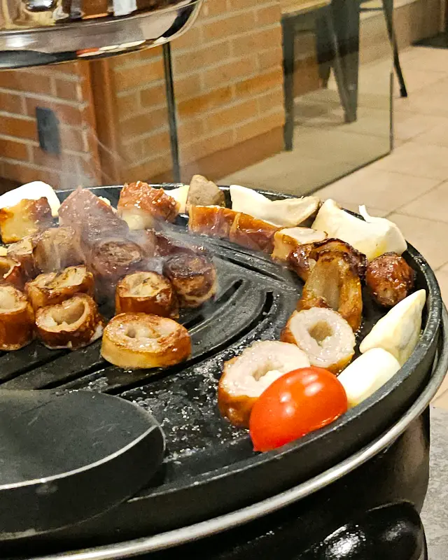 화로에 구워지는 다양한 메뉴