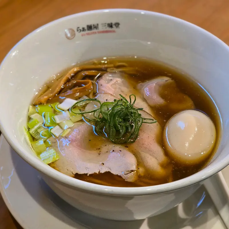 깔끔하고 시원한 쇼유라멘