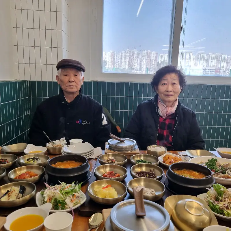 밥상천하에서 즐거운 식사를 마치고