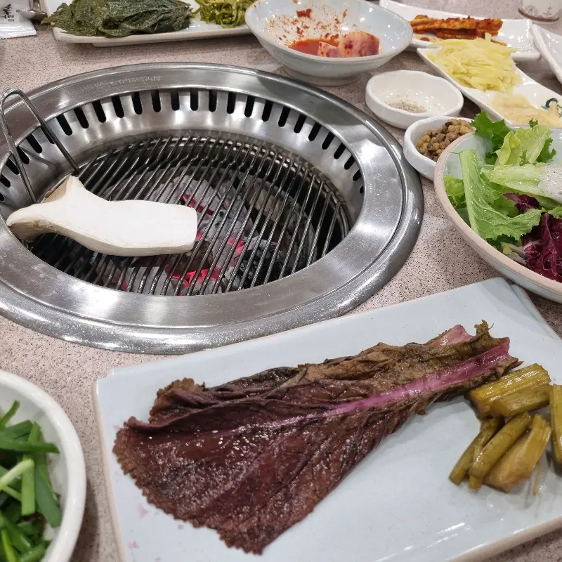 다양한 곁들임 찬