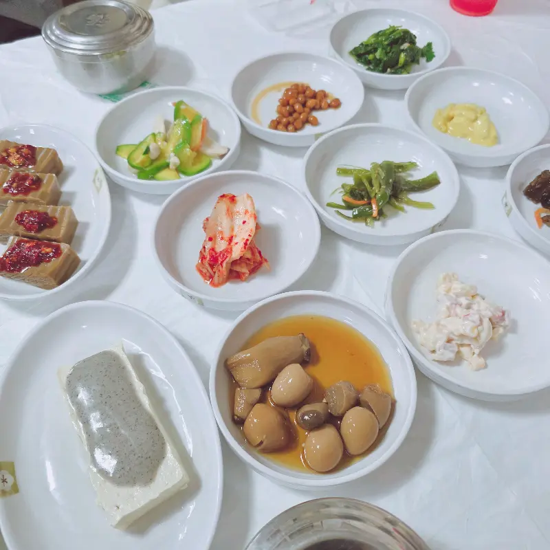 다채로운 밑반찬