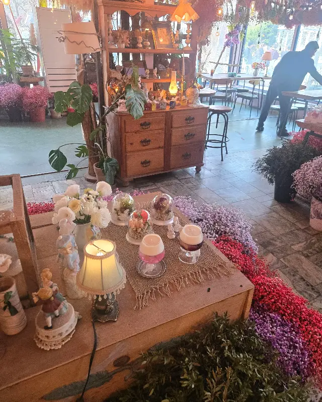 리리스 내부 인테리어