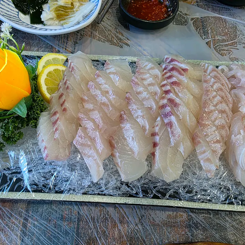 윤기가 흐르는 모듬회