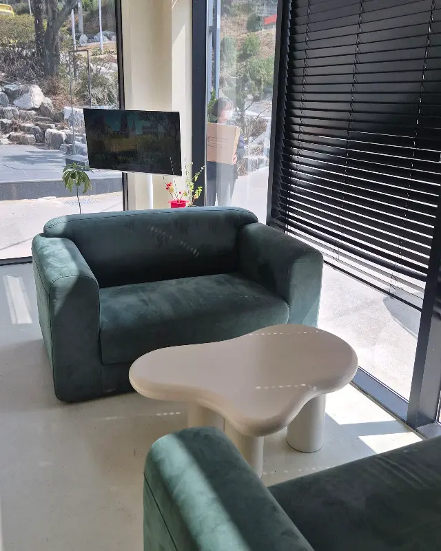 편안한 소파 좌석