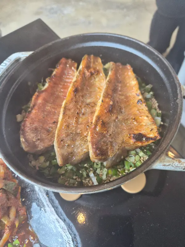 윤기가 흐르는 금태구이