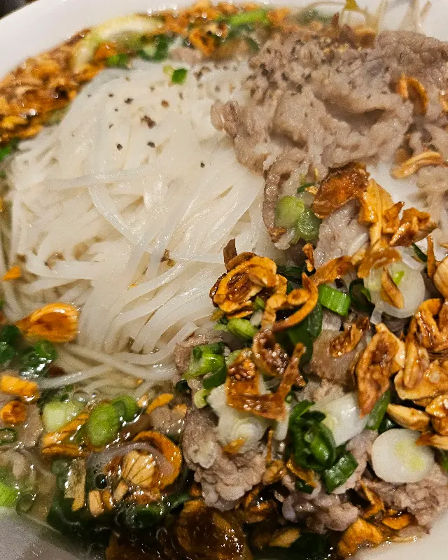 고기가 듬뿍 들어간 쌀국수