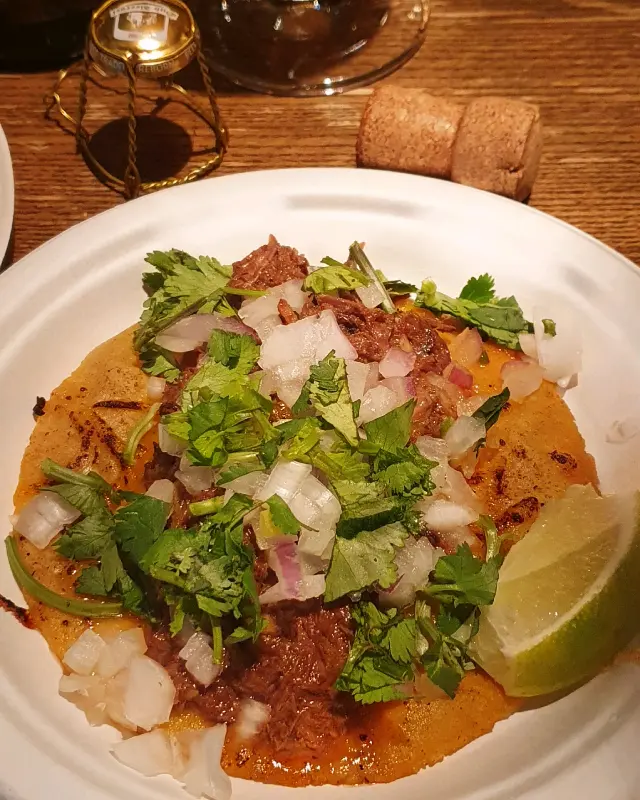 푸짐한 한우 곱창 타코