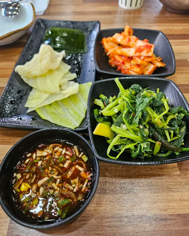 또 다른 밑반찬 구성