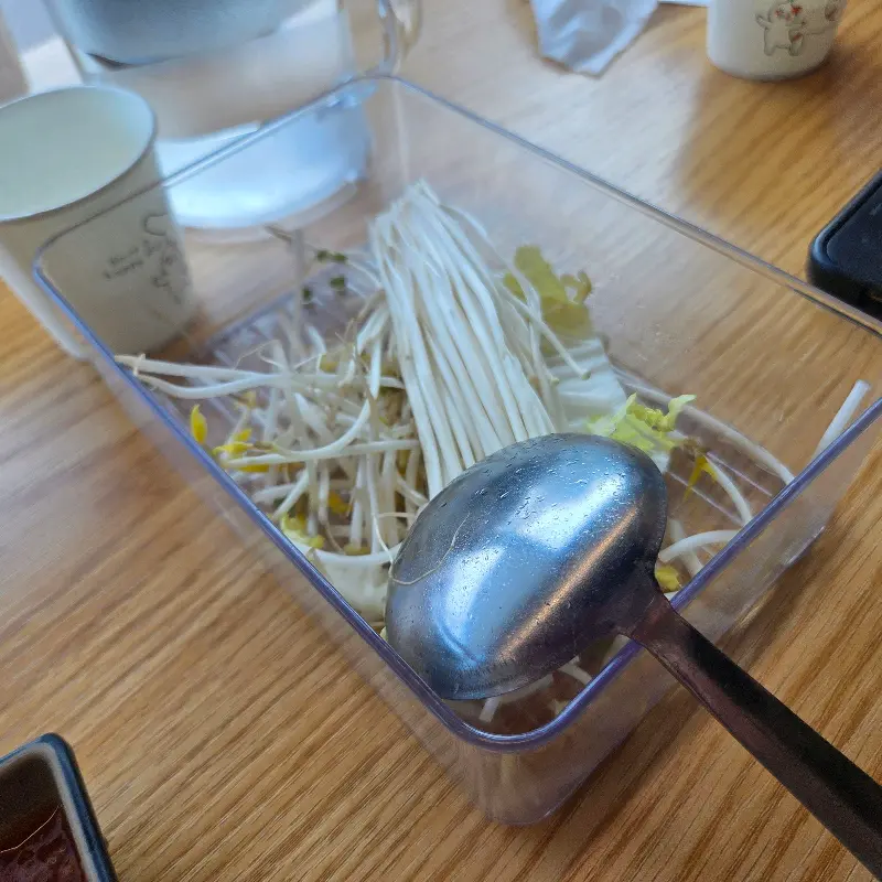 샤브샤브에 넣어 먹을 신선한 야채들