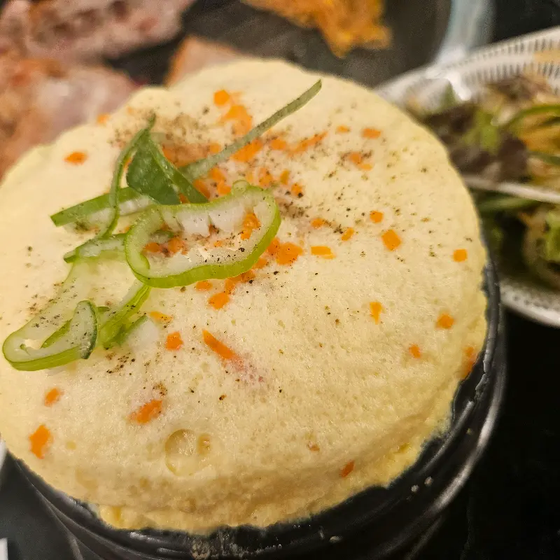 화산처럼 솟아오른 계란찜