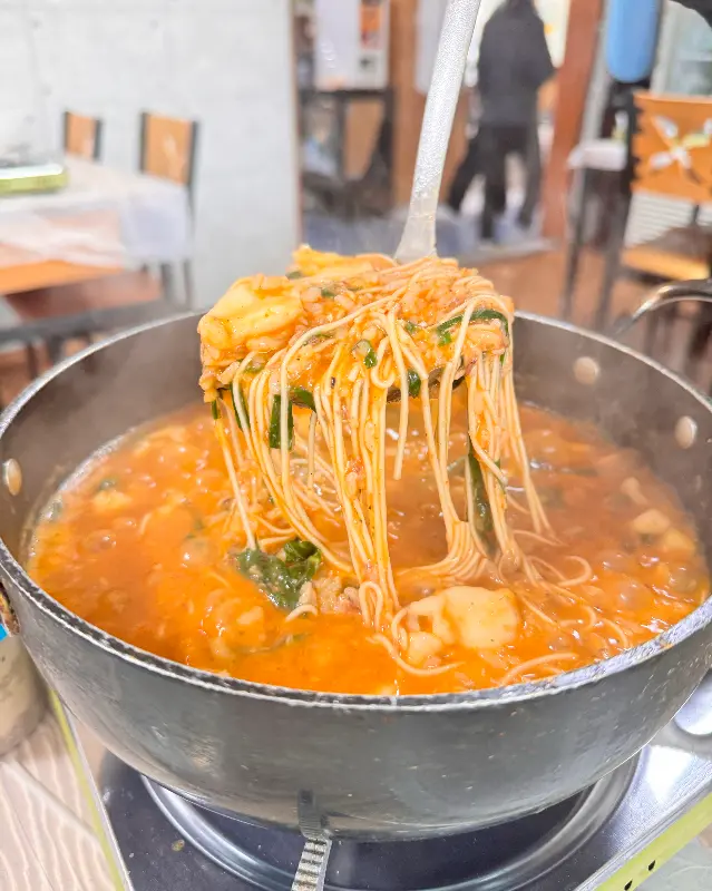 어죽이 담긴 냄비