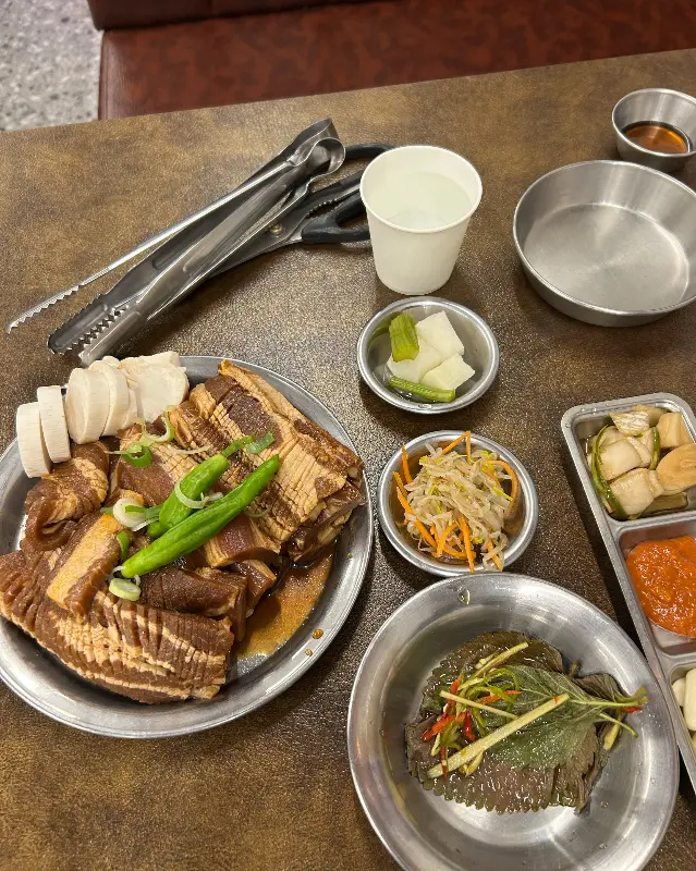 다양한 곁들임 메뉴