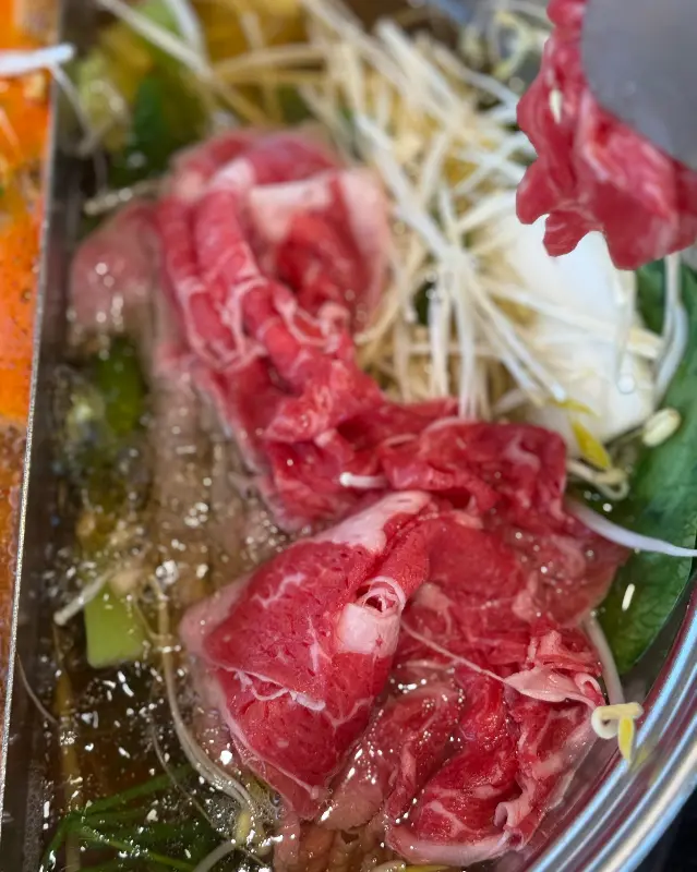 샤브샤브에 넣어 먹는 소고기